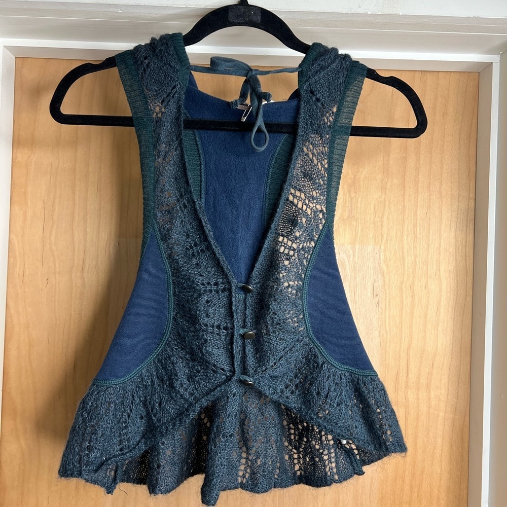 Free People Women’s Blue Green Lace Knit Button Vest with Hood. Size: Xtra Small